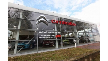 8317_showroom_liberec_male1