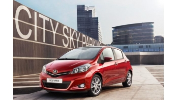 7fe5_ng_yaris_2011_ext
