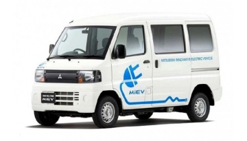 d7d2_mitsubishiminicabmiev630