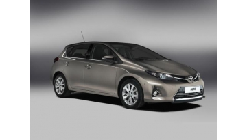 0e85_toyota_auris_009a