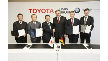 39f0_2013_toyota_bmw_02